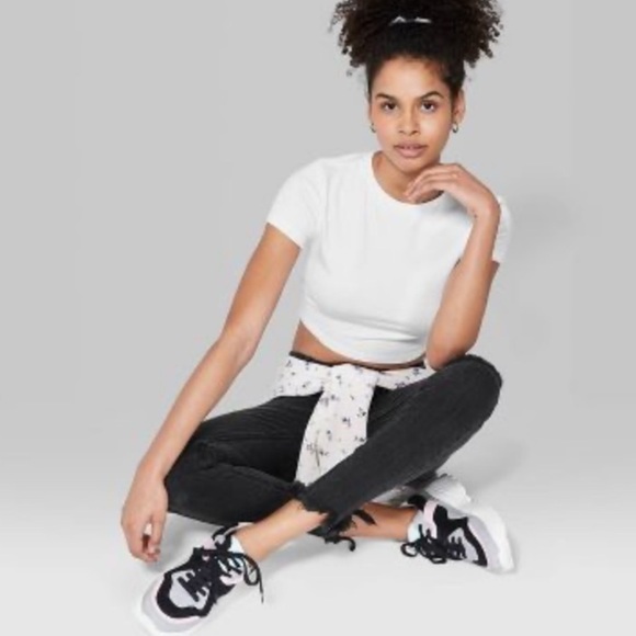 WILD FABLE NWT Baby Tee Shirt Crop White Stretch Crew Neck - Picture 1 of 12